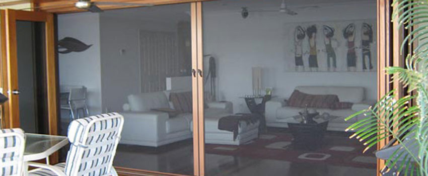 retractable screen door